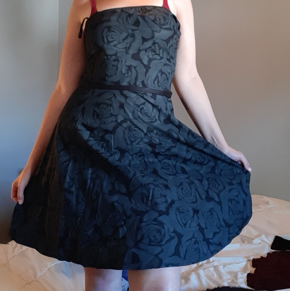 Dress - Picture 2 of 4